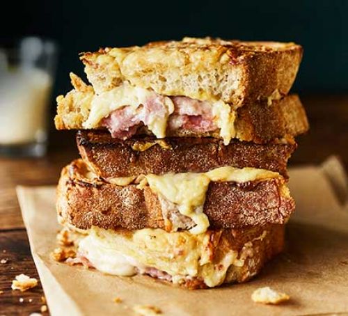 Croque-monsieur with goat cheese and dried duck breasts